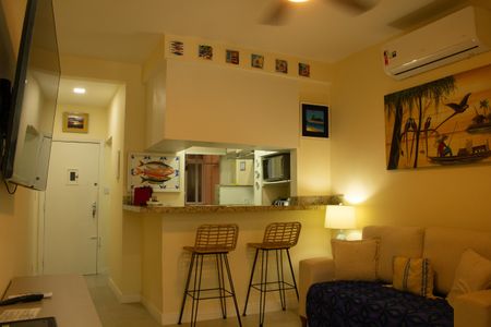 Sala de apartamento para alugar com 2 quartos, 48m² em Ipanema, Rio de Janeiro