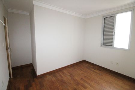 Apartamento para alugar com 77m², 3 quartos e 2 vagasQuarto 2
