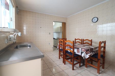 Casa para alugar com 150m², 2 quartos e 2 vagasCozinha