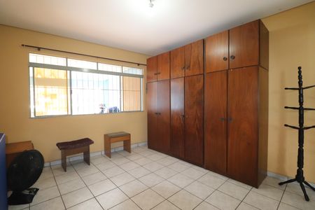 Casa para alugar com 150m², 2 quartos e 2 vagasQuarto 1