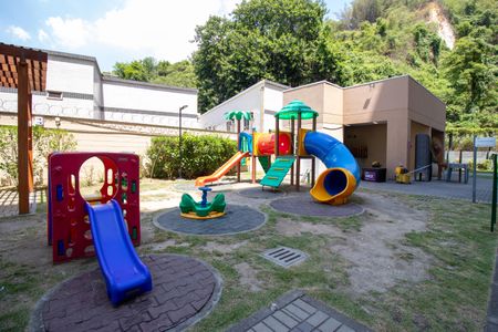 Apartamento à venda com 43m², 2 quartos e sem vaga Apartamento à venda com 43m², 2 quartos e sem vagaÁrea comum - Playground