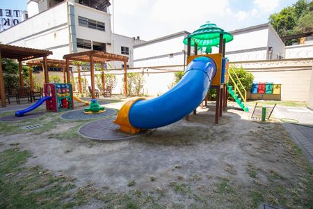 Apartamento à venda com 43m², 2 quartos e sem vaga Apartamento à venda com 43m², 2 quartos e sem vagaÁrea comum - Playground