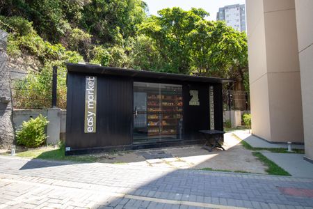 Apartamento à venda com 43m², 2 quartos e sem vaga Apartamento à venda com 43m², 2 quartos e sem vagaMercado