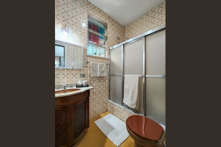 Apartamento à venda com 210m², 4 quartos e sem vagaBanheiro Corredor