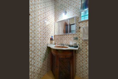 Apartamento à venda com 210m², 4 quartos e sem vagaBanheiro Corredor