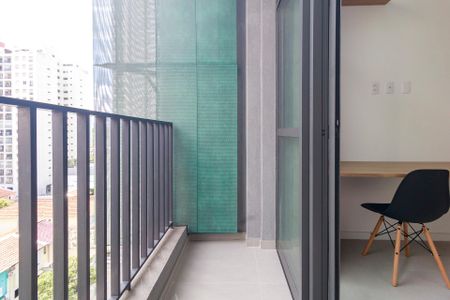 Studio - Varanda de kitnet/studio para alugar com 1 quarto, 21m² em Santo Amaro, São Paulo
