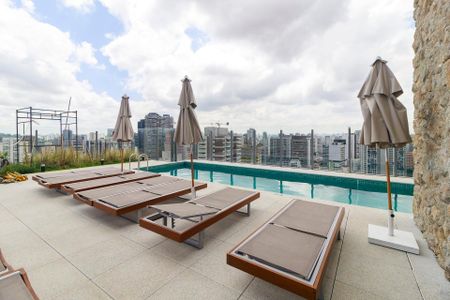 Studio para alugar com 21m², 1 quarto e sem vagaPiscina