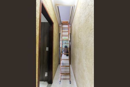 Casa à venda com 220m², 3 quartos e 4 vagas Casa à venda com 220m², 3 quartos e 4 vagasCorredor