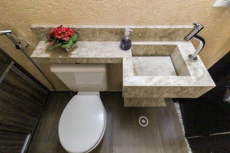 Casa à venda com 220m², 3 quartos e 4 vagas Casa à venda com 220m², 3 quartos e 4 vagasLavabo