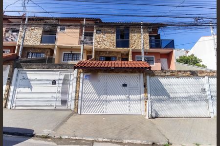 Fachada de casa à venda com 3 quartos, 156m² em Vila Taquari, São Paulo