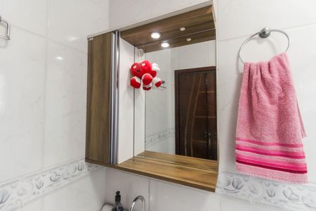 Casa à venda com 220m², 3 quartos e 4 vagas Casa à venda com 220m², 3 quartos e 4 vagasBanheiro da Suíte