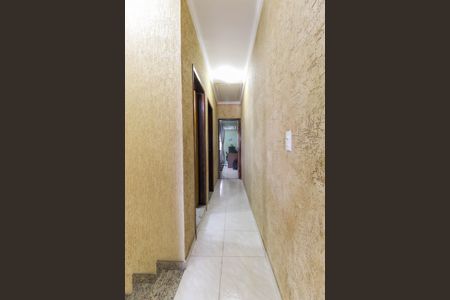 Casa à venda com 220m², 3 quartos e 4 vagas Casa à venda com 220m², 3 quartos e 4 vagasCorredor