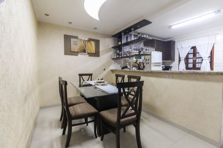 Casa à venda com 220m², 3 quartos e 4 vagas Casa à venda com 220m², 3 quartos e 4 vagasCopa