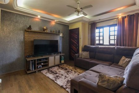 Casa à venda com 220m², 3 quartos e 4 vagas Casa à venda com 220m², 3 quartos e 4 vagasSala