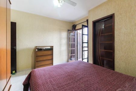 Casa à venda com 220m², 3 quartos e 4 vagas Casa à venda com 220m², 3 quartos e 4 vagasQuarto 1 - Suíte