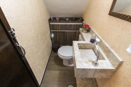 Casa à venda com 220m², 3 quartos e 4 vagas Casa à venda com 220m², 3 quartos e 4 vagasLavabo