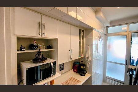 Apartamento à venda com 60m², 2 quartos e 2 vagasCozinha e Área de Serviço