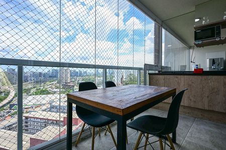 Apartamento para alugar com 37m², 1 quarto e 1 vagaVaranda