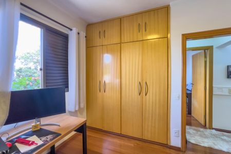 Apartamento à venda com 110m², 3 quartos e 2 vagasQuarto 2