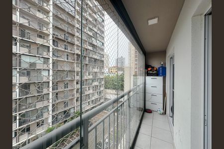 Apartamento à venda com 29m², 1 quarto e sem vaga Apartamento à venda com 29m², 1 quarto e sem vagaVaranda