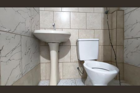 Casa para alugar com 26m², 1 quarto e sem vaga Casa para alugar com 26m², 1 quarto e sem vagaBanheiro