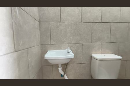 Banheiro de kitnet/studio para alugar com 1 quarto, 26m² em Ipiranga, São Paulo