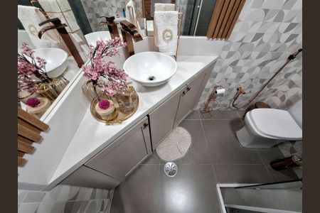 Apartamento para alugar com 120m², 2 quartos e 2 vagasBanheiro