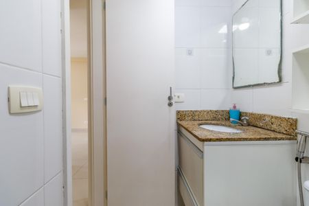 Apartamento à venda com 78m², 2 quartos e 1 vaga Apartamento à venda com 78m², 2 quartos e 1 vagaBanheiro Social