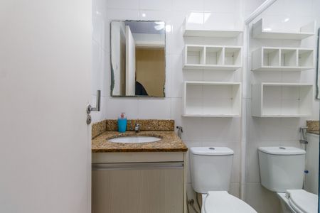 Apartamento à venda com 78m², 2 quartos e 1 vaga Apartamento à venda com 78m², 2 quartos e 1 vagaBanheiro Social