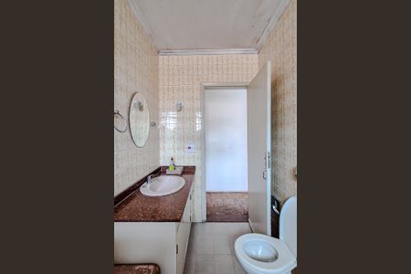 Casa à venda com 162m², 3 quartos e 2 vagasBanheiro