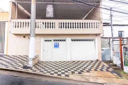 Casa para alugar com 250m², 3 quartos e 2 vagasFachada