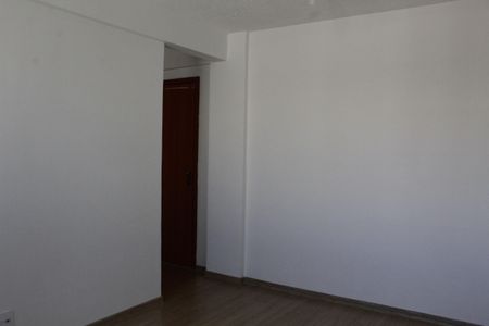 Sala de apartamento para alugar com 2 quartos, 46m² em Taquara, Rio de Janeiro
