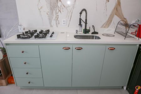 Apartamento à venda com 28m², 1 quarto e sem vaga Apartamento à venda com 28m², 1 quarto e sem vagaCozinha e Área de Serviço