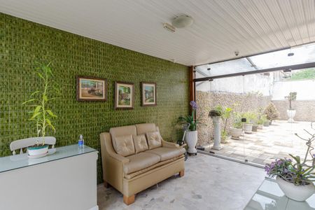 Apartamento à venda com 86m², 2 quartos e 1 vaga Apartamento à venda com 86m², 2 quartos e 1 vagaHall social