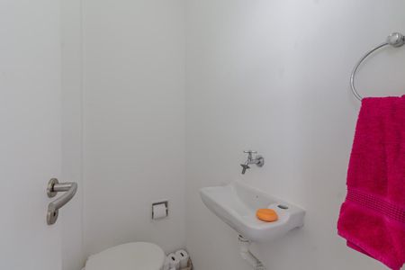 Apartamento à venda com 86m², 2 quartos e 1 vaga Apartamento à venda com 86m², 2 quartos e 1 vagaBanheiro de serviço