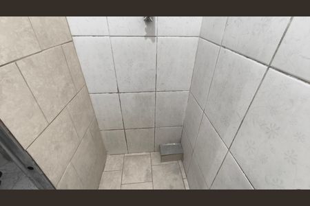 Banheiro de kitnet/studio para alugar com 1 quarto, 24m² em Ipiranga, São Paulo