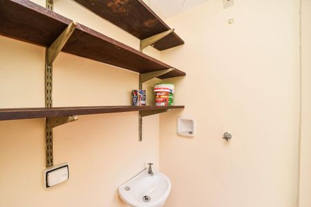 Apartamento à venda com 92m², 2 quartos e 1 vagaBanheiro de serviço