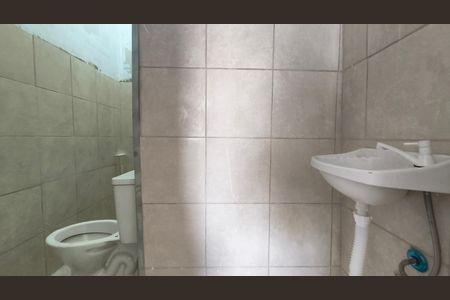 Banheiro de kitnet/studio para alugar com 1 quarto, 25m² em Ipiranga, São Paulo