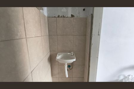 Banheiro de kitnet/studio para alugar com 1 quarto, 25m² em Ipiranga, São Paulo