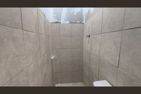 Banheiro de kitnet/studio para alugar com 1 quarto, 25m² em Ipiranga, São Paulo