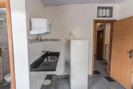 Quarto/Cozinha de kitnet/studio para alugar com 1 quarto, 12m² em Lourdes, Belo Horizonte