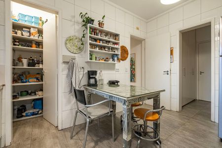 Apartamento para alugar com 146m², 3 quartos e 3 vagasCozinha