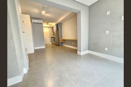 Sala/Quarto de kitnet/studio para alugar com 1 quarto, 29m² em Jardim das Acacias, São Paulo