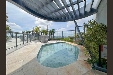 Studio à venda com 29m², 1 quarto e sem vagaÁrea comum - Piscina