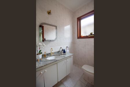 Casa para alugar com 372m², 4 quartos e 5 vagasLavabo