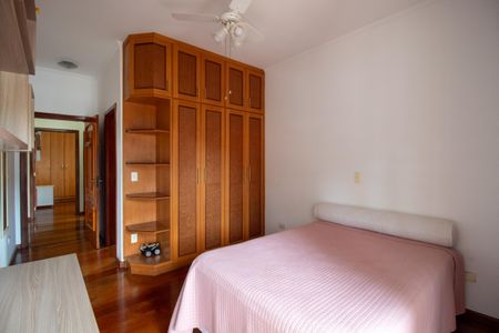 Casa para alugar com 372m², 4 quartos e 5 vagasQuarto 3