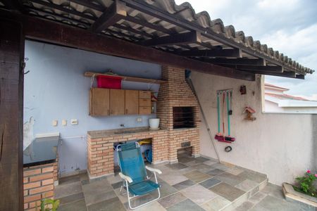 Casa para alugar com 372m², 4 quartos e 5 vagasQuintal