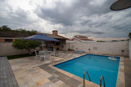 Casa para alugar com 372m², 4 quartos e 5 vagasQuintal