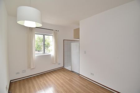 Sala de apartamento para alugar com 1 quarto, 40m² em São Francisco, Curitiba