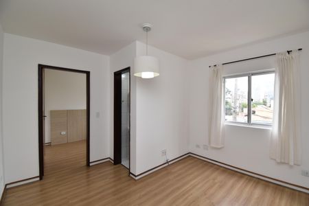 Sala de apartamento para alugar com 1 quarto, 40m² em São Francisco, Curitiba